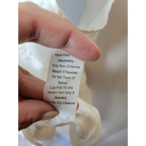 Cabi Ruffle white sleeveless silk button down top - Picture 8 of 9